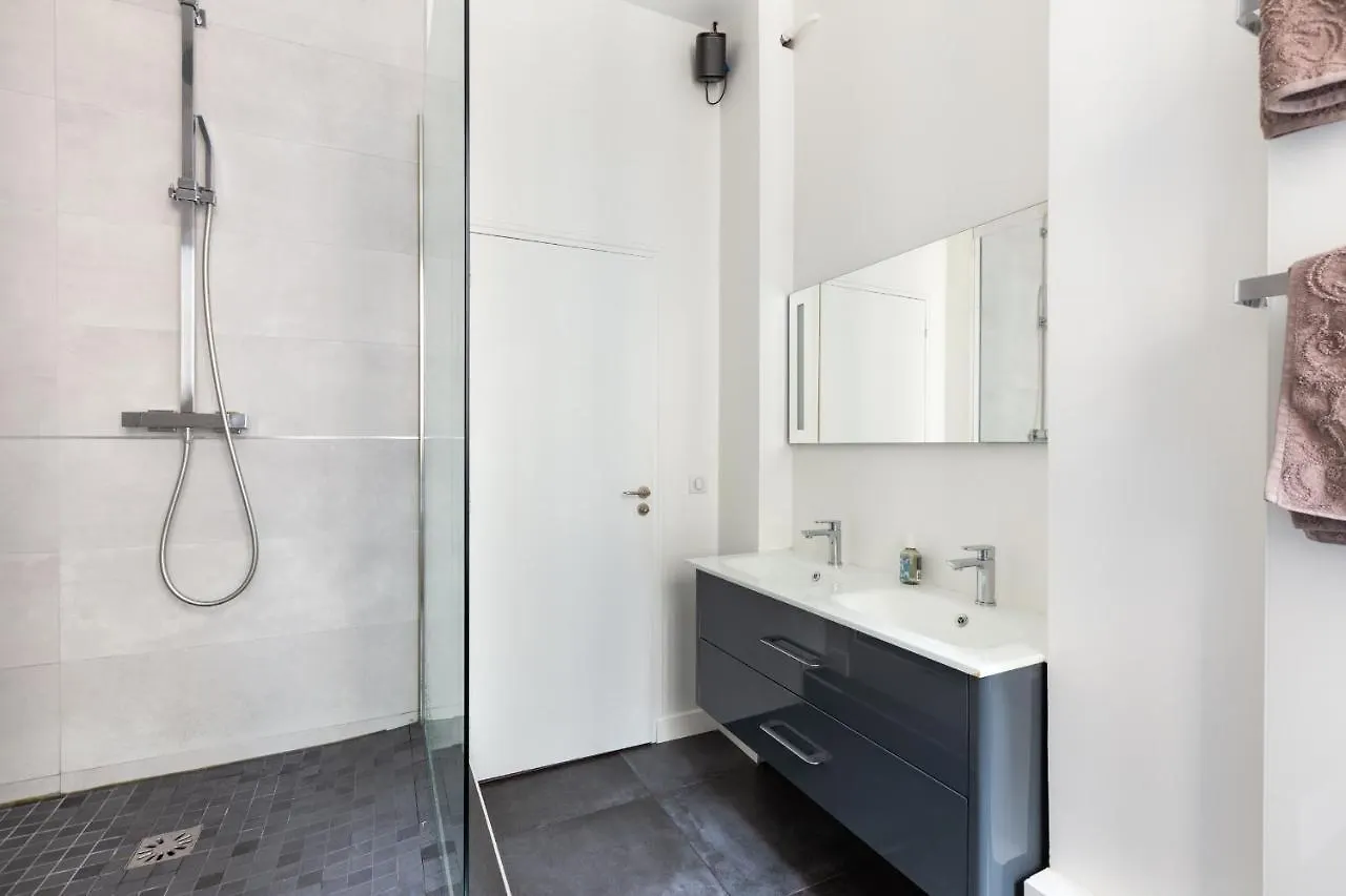 Charme Parisien Pres De L'Arc De Triomphe - 183 M² Apartment 0*, Paris France