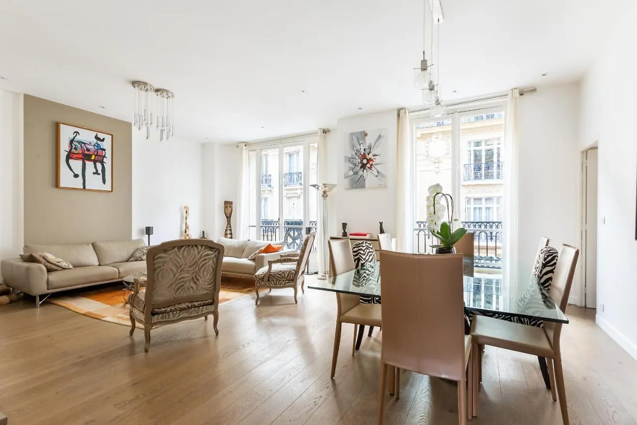 Charme Parisien Pres De L'Arc De Triomphe - 183 M² Apartment  Paris
