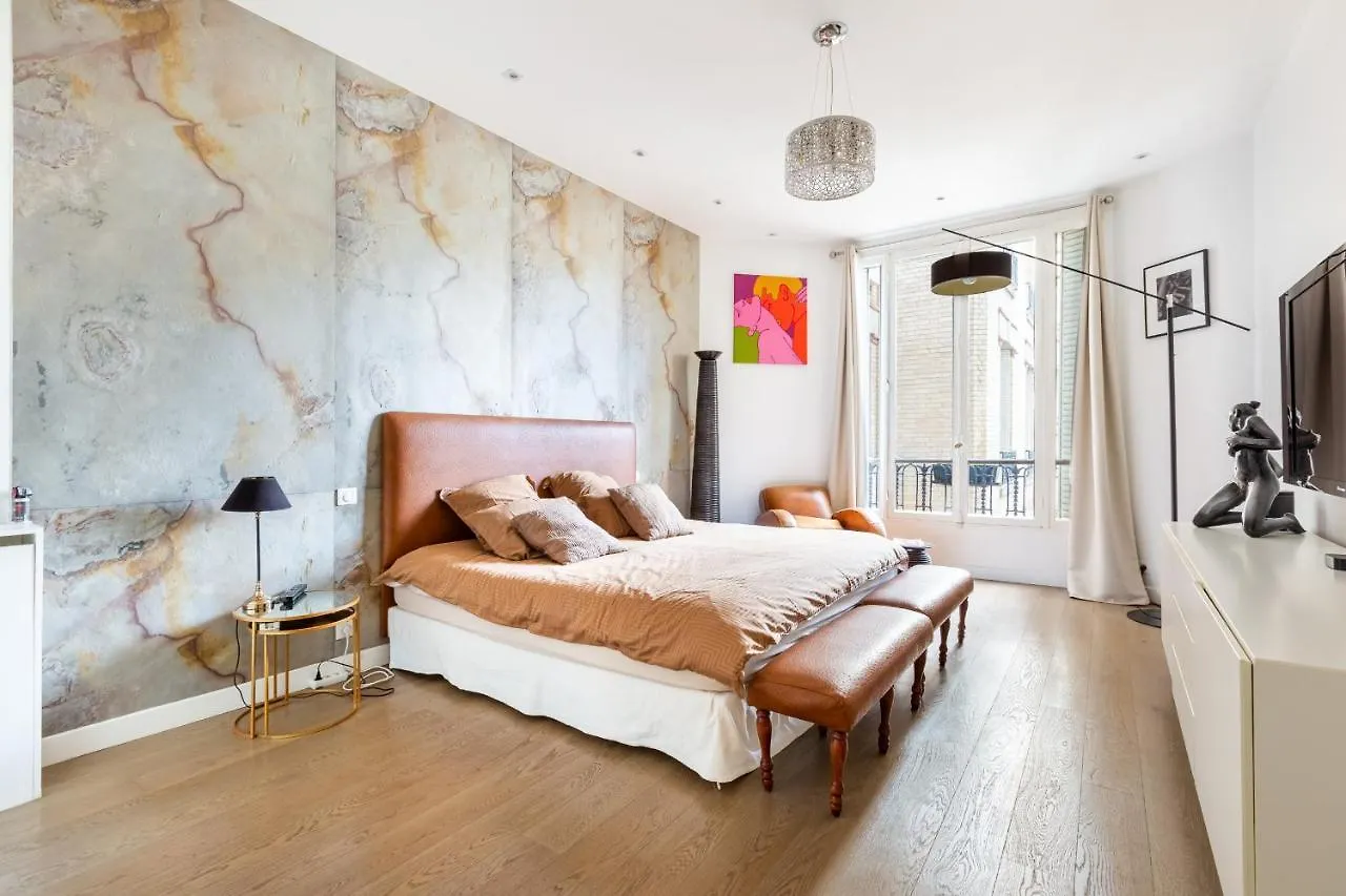 Charme Parisien Pres De L'Arc De Triomphe - 183 M² Apartment  Paris