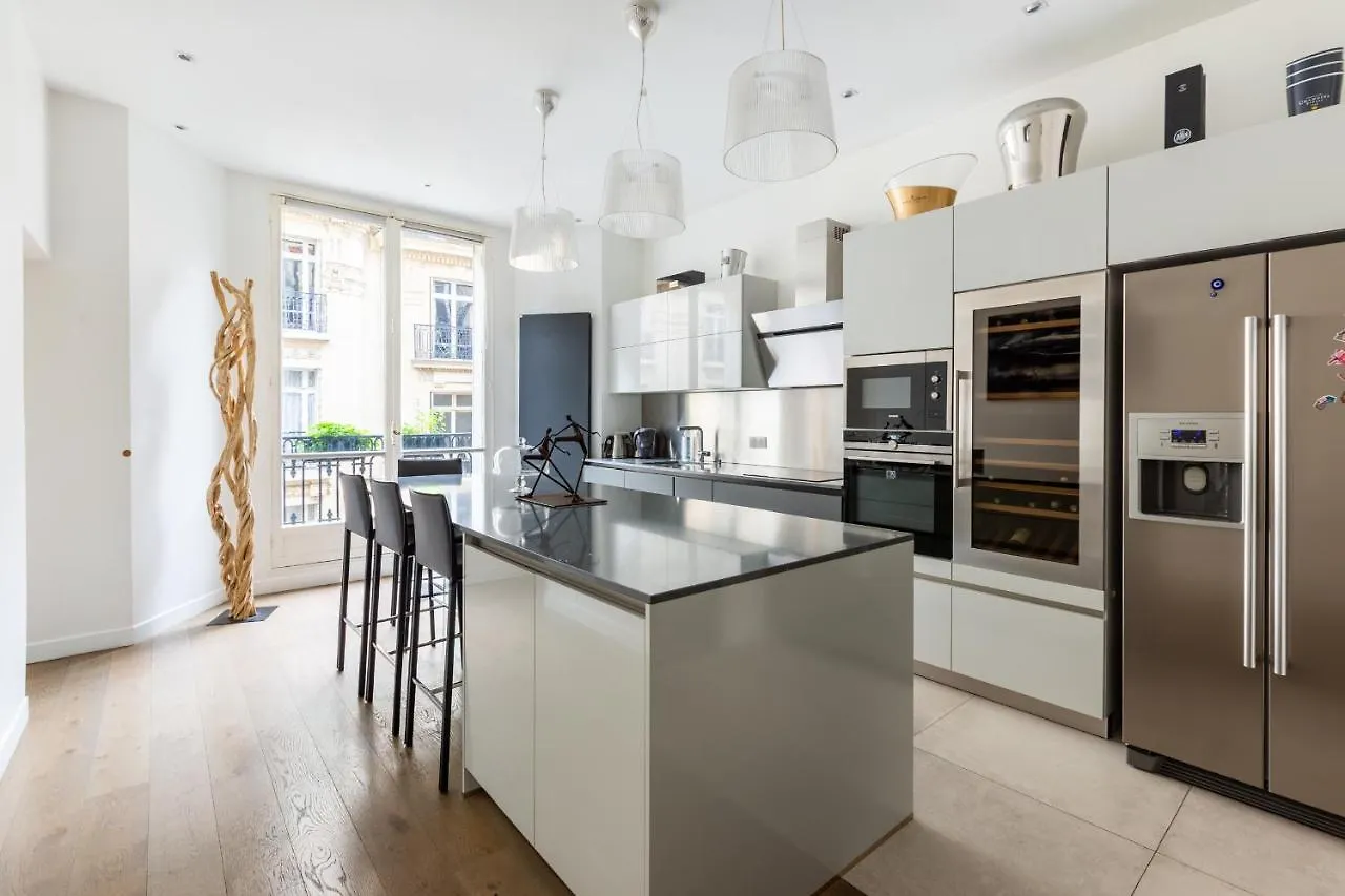 Charme Parisien Pres De L'Arc De Triomphe - 183 M² Apartment